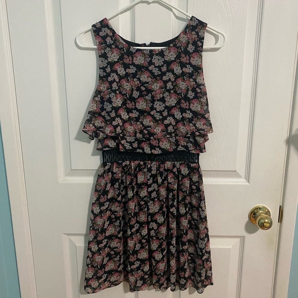 Forever 21 - Black and floral dress